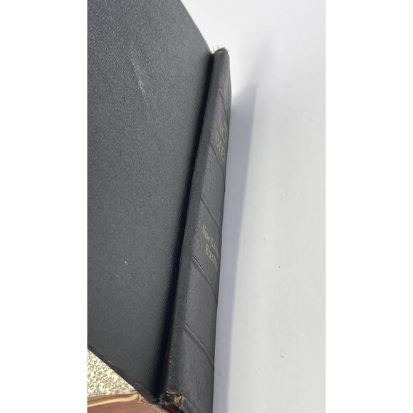 The Holy Bible New Catholic Edition Hardcover Catholic Book Publishing 1957 - Picture 10 of 16